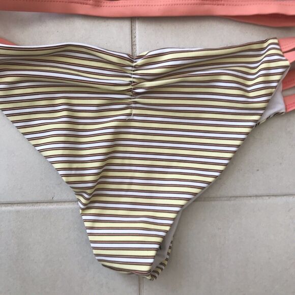 Cupshe Swim Women Sz S/M Bikini Set Padded Top Striped Swimwear NWOT - Picture 8 of 9